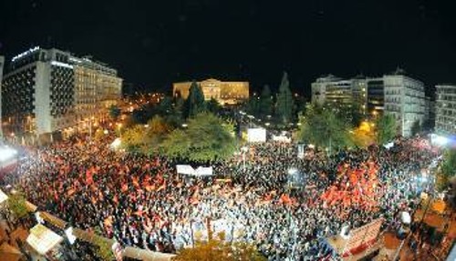 Πανοραμική άποψη του συλλαλητηρίου στο Σύνταγμα