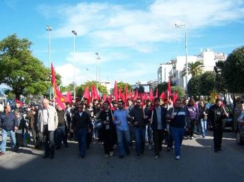 Στιγμιότυπα από την κινητοποίηση και τα Νατοϊκά πλοία στο λιμάνι της Πάτρας