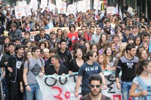 Από τη μαζική κινητοποίηση του ΣΑΣΑ την 1η Δεκέμβρη
