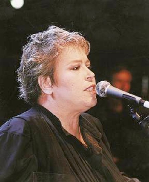 Η Δήμητρα Γαλάνη ερμηνεύει Ν. Γκάτσο