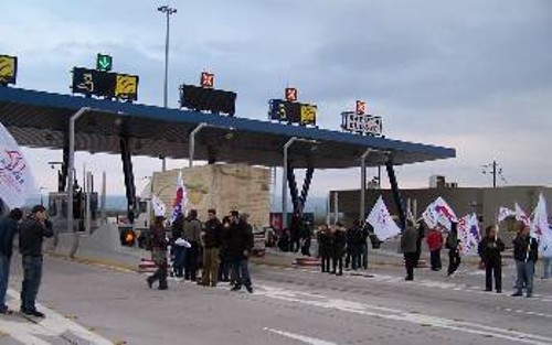 Από το χτεσινό άνοιγμα των διοδίων στη Θήβα