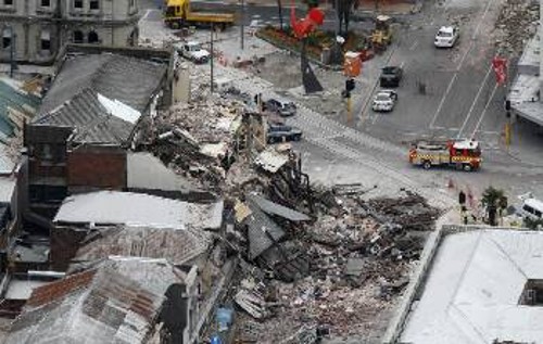 Μεγάλες είναι οι καταστροφές από το σεισμό στη Ν. Ζηλανδία, ενώ ο αριθμός των νεκρών αναμένεται να αυξηθεί
