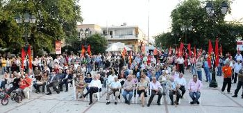 Στιγμιότυπο από τη χτεσινή συγκέντρωση