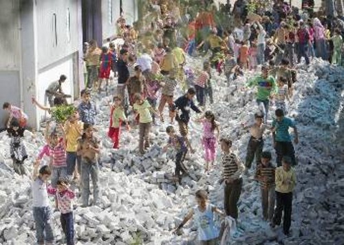 Συνεχίζεται το ρεύμα προσφύγων προς την Τουρκία
