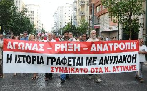 Οσο η ταξική πάλη οξύνεται, η αστική τάξη και το πολιτικό της προσωπικό θα δείχνουν όλο και πιο απροκάλυπτα το αντιδραστικό τους πρόσωπο