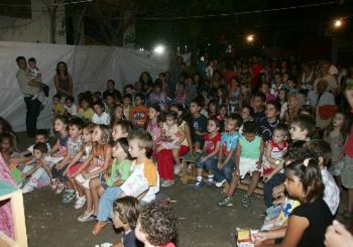 Πλήθος πιτσιρικάδων στον «Παιδότοπο»