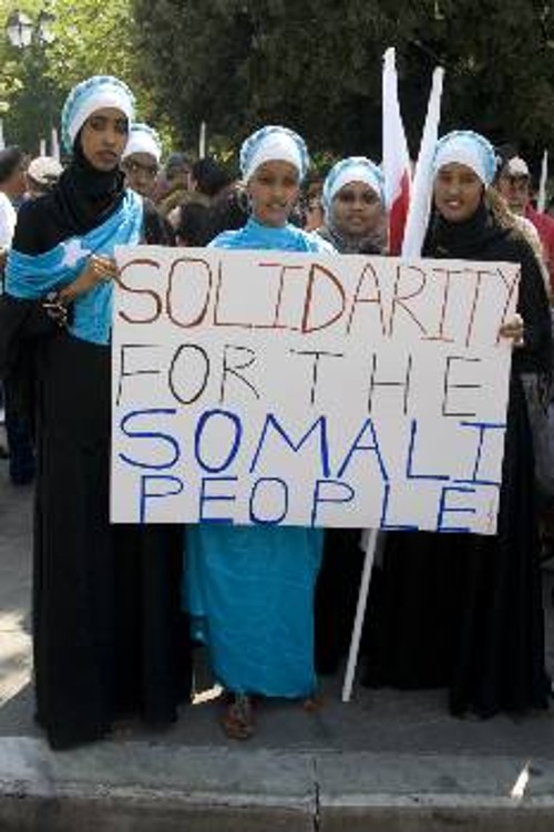 Το «παρών» έδωσαν και οι μετανάστες εργάτες και εργάτριες από τη Σομαλία