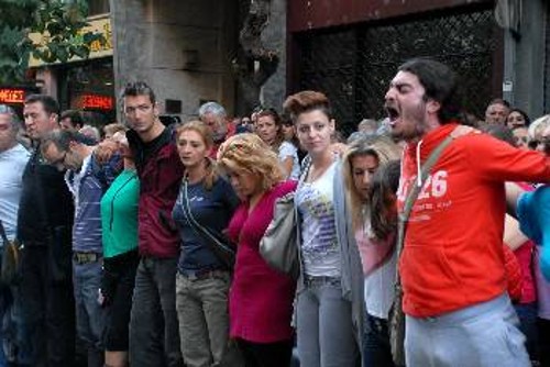 Από την τελευταία κινητοποίηση μελών, οικογενειών και εργαζομένων στα θεραπευτικά προγράμματα του ΚΕΘΕΑ