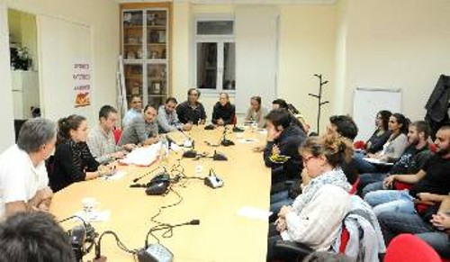 Από τη συνάντηση του Ισπανού συνδικαλιστή με εκπροσώπους ταξικών σωματείων και του ΜΑΣ
