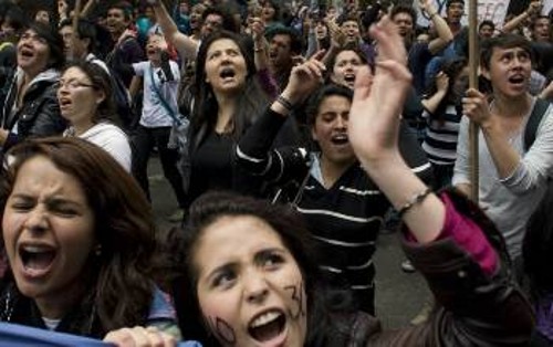 Μαζική διαδήλωση φοιτητών έγινε προχτές στην Κολομβία