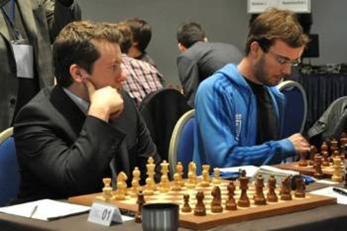 Μερική άποψη του Πανευρωπαϊκού με τους Αρκάντι Νάιντις και Γκεόργκ Μέιερ, 1η και 2η σκακιέρα της Εθνικής Γερμανίας