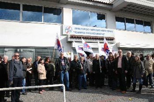 Μεγάλη ήταν η ανταπόκριση του κόσμου στη χτεσινή κινητοποίηση στη ΔΕΗ Περιστερίου