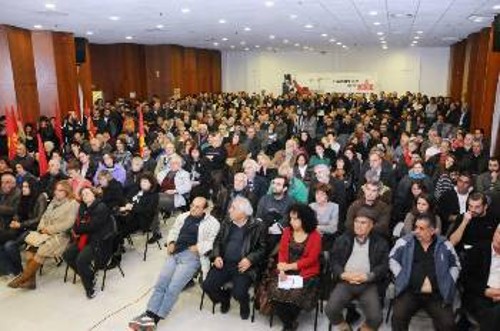 Κατάμεστη η αίθουσα του Δημαρχείου στο Μενίδι