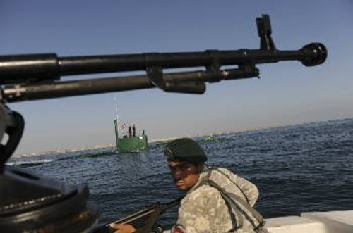 Η ένταση στον Περσικό Κόλπο και οι προκλήσεις των ιμπεριαλιστών συνεχίζονται (φωτ. από παλιότερη άσκηση του ιρανικού Πολεμικού Ναυτικού)