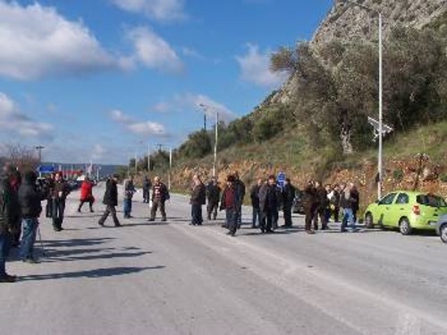 Από την κινητοποίηση της ΠΑΣΥ στη Λέσβο στον κόμβο της Λάρσου
