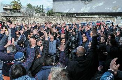 Οι εργαζόμενοι στην προχτεσινή Γενική Συνέλευση ψηφίζουν για συνέχιση και κλιμάκωση του αγώνα