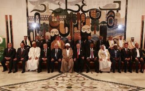 Η «οικογενειακή» φωτογραφία των ηγετών του Αραβικού Συνδέσμου δεν μπορεί να κρύψει τις μεγάλες αντιθέσεις και ανταγωνισμούς που υπάρχουν