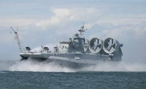 Τα 4 αερόστρωμνα (χόβερκραφτ) τύπου «Zubr» από Ρωσία και Ουκρανία, που ποτέ στην ουσία δεν εντάχθηκαν επιχειρησιακά στο Πολεμικό Ναυτικό