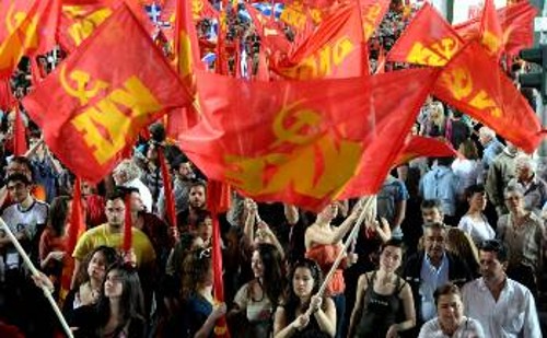 Κομμουνιστικά και Εργατικά Κόμματα σε όλον τον πλανήτη αναγνωρίζουν πλατιά τη συμβολή του ΚΚΕ στη συνεπή υπεράσπιση των συμφερόντων του λαού