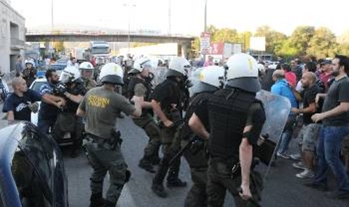 Από τη χτεσινή γκαγκστερική επίθεση της αστυνομίας με εντολή της συγκυβέρνησης