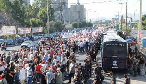 Φωτογραφία από την κινητοποίηση της Παρασκευής έξω από την Χαλυβουργία