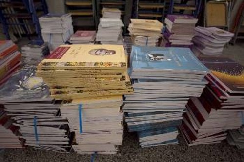 Χωρίς δικό του βιβλίο ακόμα, αλλά με άκρως αντιδραστικό περιεχόμενο, διδάσκεται το μάθημα «Πολιτική Παιδεία» στα Λύκεια