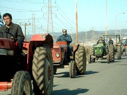 Αγρότες από τη Λαμία στον κόμβο της Ανθήλης