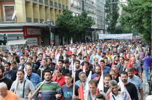 Από την προχτεσινή συγκέντρωση και πορεία του ΠΑΜΕ στην Αθήνα