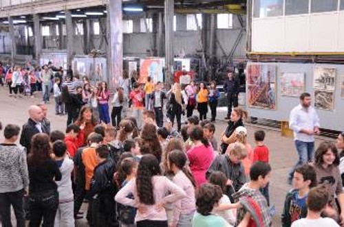 Από την επίσκεψη των μαθητών στην 6η Εκθεση Εικαστικών Τεχνών και Φωτογραφίας