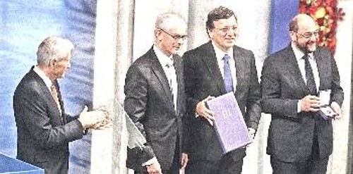 Ρομπάι, Μπαρόζο, Σουλτς, παραλαμβάνουν για λογαριασμό της ΕΕ το «Νόμπελ Ειρήνης»...