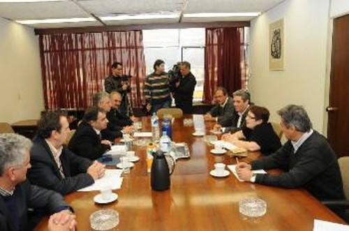 Από τη χτεσινή συνάντηση, στην έδρα της ΚΕ στον Περισσό