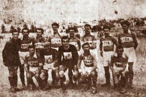 ΕΠΟΝ Αθήνας: τερματοφύλακας ο Δελαβίνας (ΑΕΚ), Παυλάς, Κυριαζόπουλος, Γαζής, Κρητικός, Παπαντωνίου (Παναθηναϊκός), Πέπονας, Σιώτης, Καραγιώργος, Καλογερόπουλος, Τσολιάς (Πανιωνίου), Γιακουμάκης, Κ. Χούμης