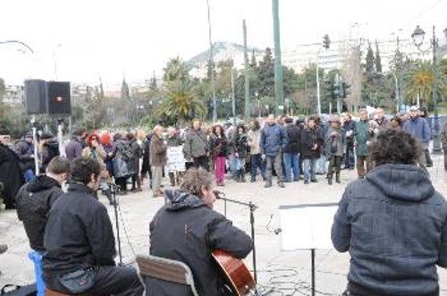 Εξω από την Εθνική Πινακοθήκη