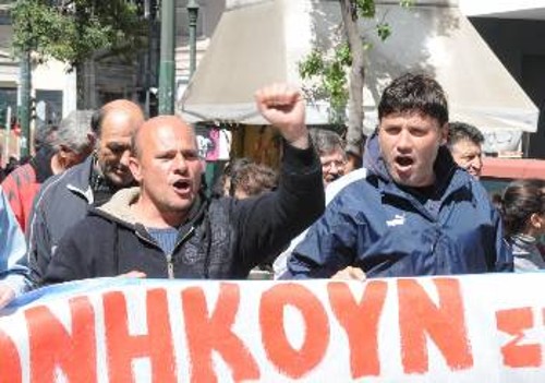 Απεργοί μεταλλεργάτες διαδηλώνουν την περασμένη Πέμπτη στην Αθήνα