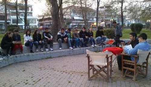 Από το θεατρικό δρώμενο της εκδήλωσης στη Λάρισα