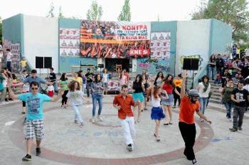 Σε ρυθμούς λάτιν στην Γκράβα