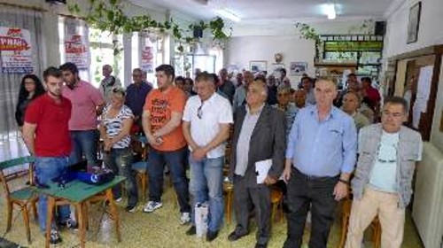 Ενός λεπτού σιγή για τους νεκρούς της τάξης τους, κράτησαν οι ναυτεργάτες