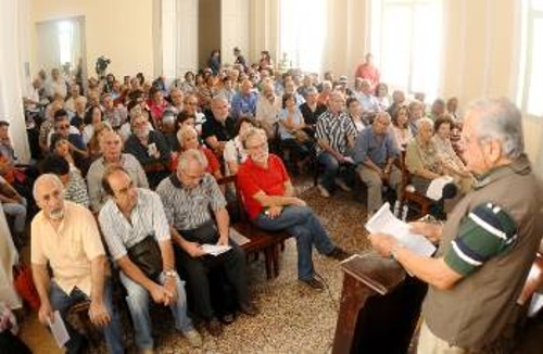 Από τη χτεσινή συγκέντρωση των συνταξιούχων στις πρώην ΔΕΚΟ και Τράπεζες