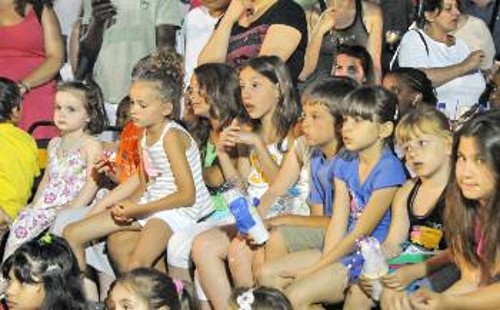 Τα παιδιά Ελλήνων και μεταναστών θα έχουν και φέτος το δικό τους χώρο στο Διήμερο