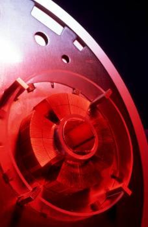 Τετραπολικός υπεραγώγιμος μαγνήτης του Μεγάλου Επιταχυντή Αδρονίων (LHC)