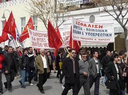 Με πρωτοπόρες τις ταξικές δυνάμεις, οι εργαζόμενοι της Λάρισας πυκνώνουν το μέτωπο της αντίστασης στην πολιτική που θρέφει την ανεργία