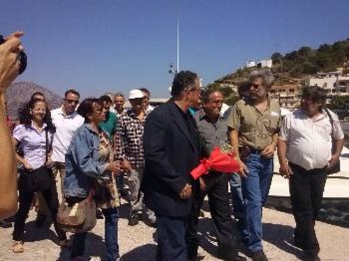 Από την υποδοχή στο λιμάνι των Φούρνων
