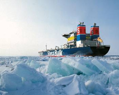 Εκτός όλων των άλλων, οι ΗΠΑ κρίνουν ιδιαίτερα κοστοβόρα τη μεταφορά του πλούτου που κρύβει η Αρκτική στις παγκόσμιες αγορές