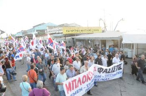 Από προηγούμενη κινητοποίηση στην πύλη της Ζώνης ενάντια στη δράση της φασιστικής Χρυσής Αυγής