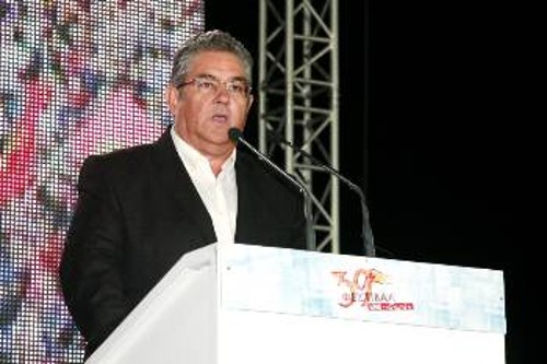 Ο ΓΓ της ΚΕ του ΚΚΕ Δημήτρης Κουτσούμπας στο βήμα