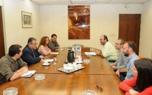 Στιγμιότυπο από τη συνάντηση με το ΔΣ του Συλλόγου Επιθεωρητών Ασφάλειας και Υγείας της Εργασίας