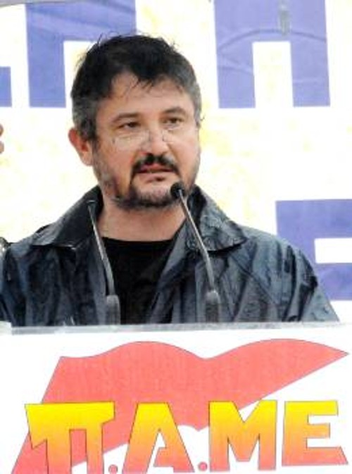 Ο Μανώλης Καραντούσας