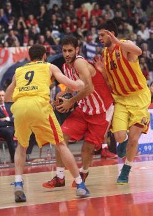 Δεν μπόρεσε να ξεπεράσει το εμπόδιο της Μπαρτσελόνα ο Ολυμπιακό χθες στο ΣΕΦ