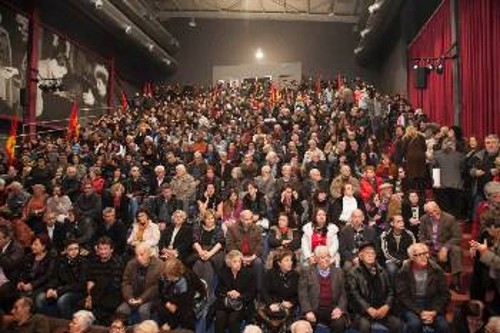 «Ξεχείλισε» από κόσμο η αίθουσα του «Θεάτρου Πολιτών»