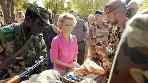 Από την περιοδεία της Γερμανίδας υπουργού Αμυνας στο Μάλι